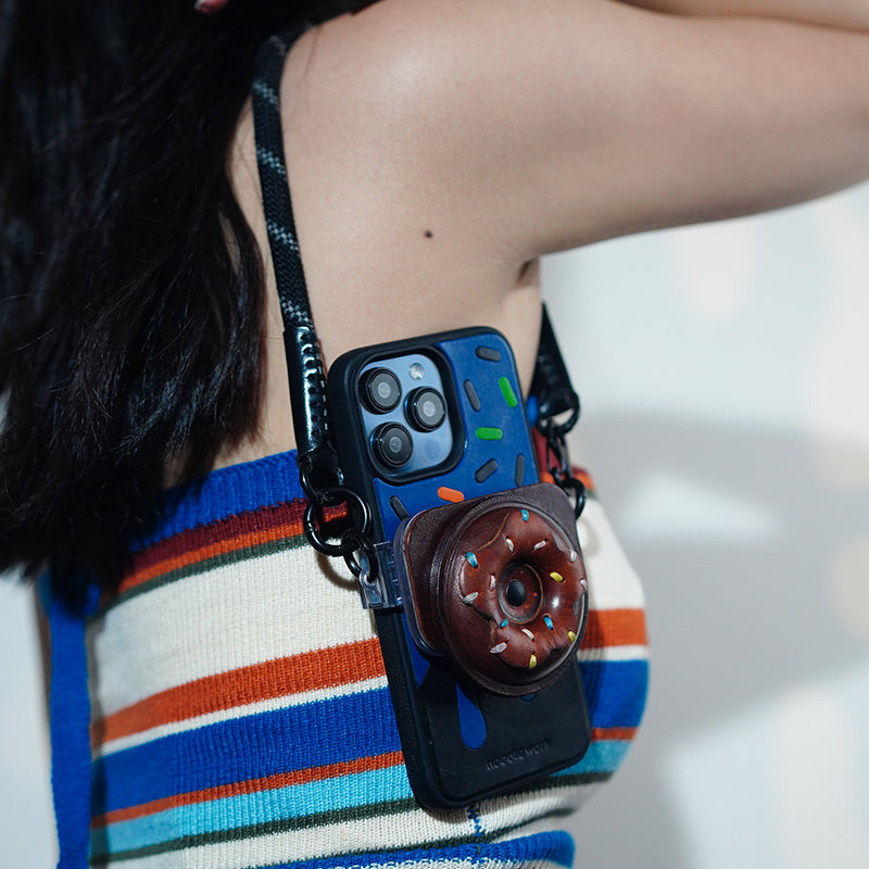 NEEDLEWORK Handcrafted Leather Ice Cream Mirror Holder Phone Case