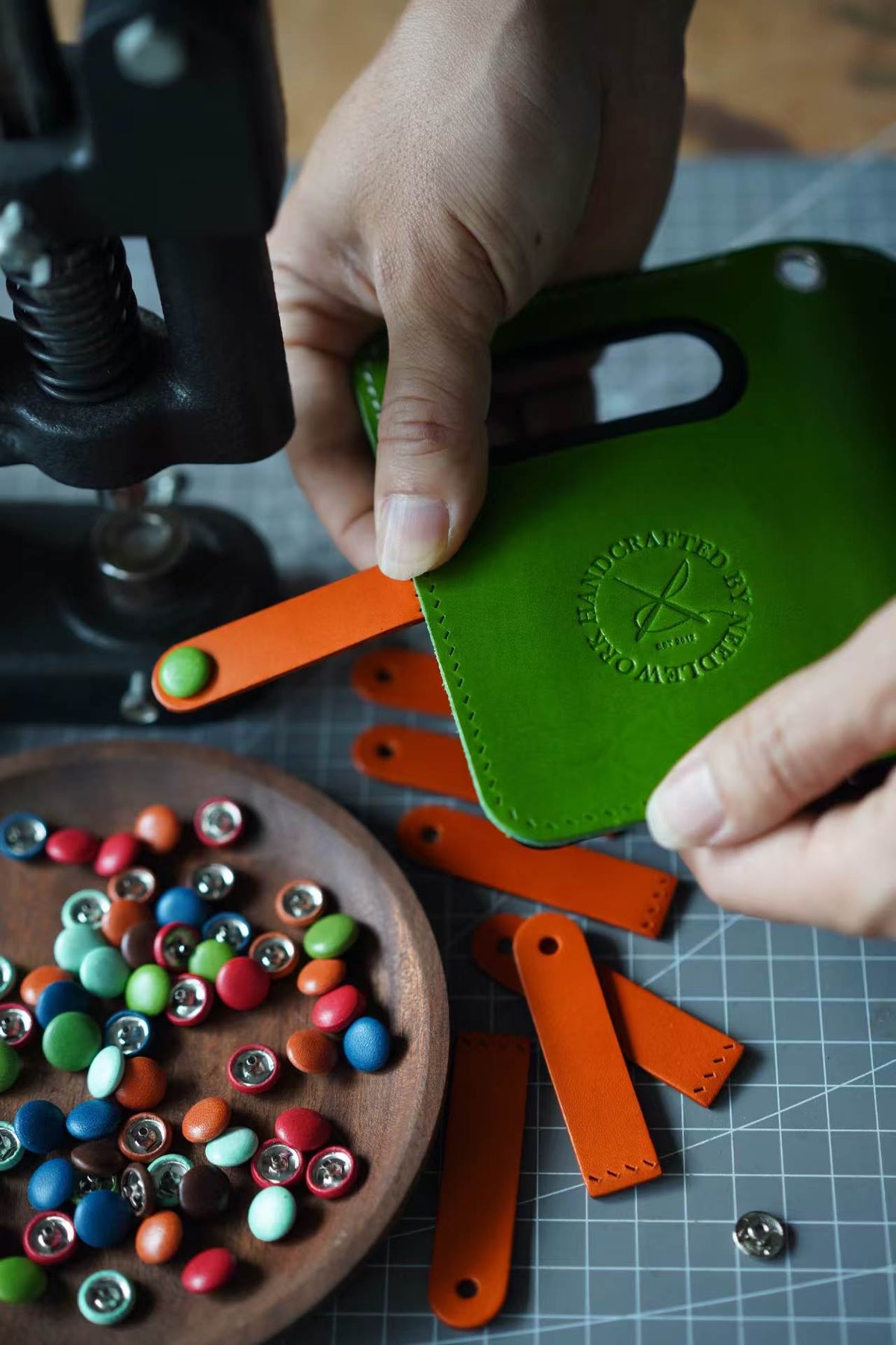 Hand-Stitched Italian Leather Crossbody Wallet for iPhone 18 fold ultra